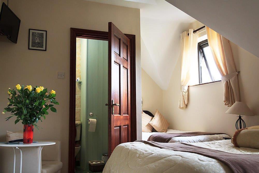 Woodview Lodge B&B Breaffy Room photo